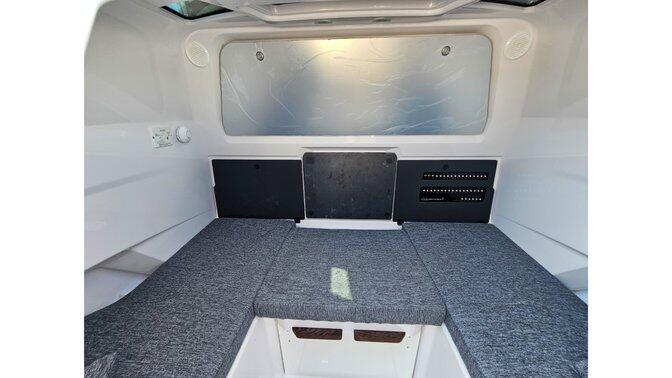 Axopar 29 XC Cross Cabin Ema