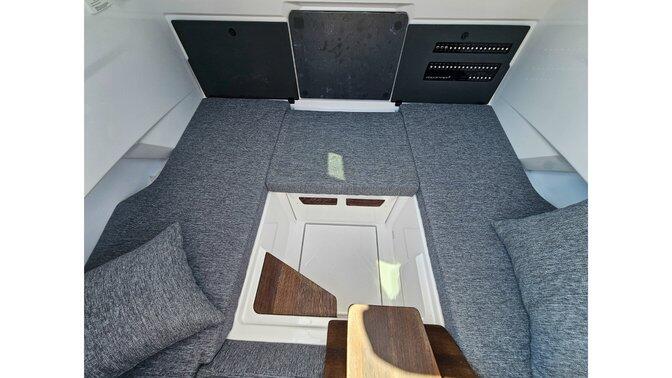 Axopar 29 XC Cross Cabin Ema
