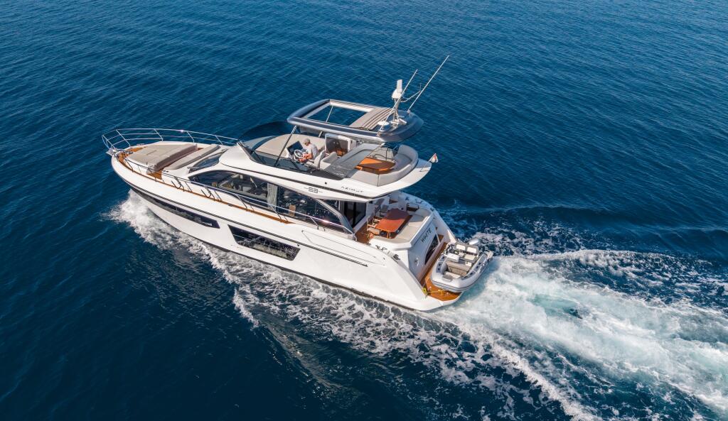 Azimut 53 White