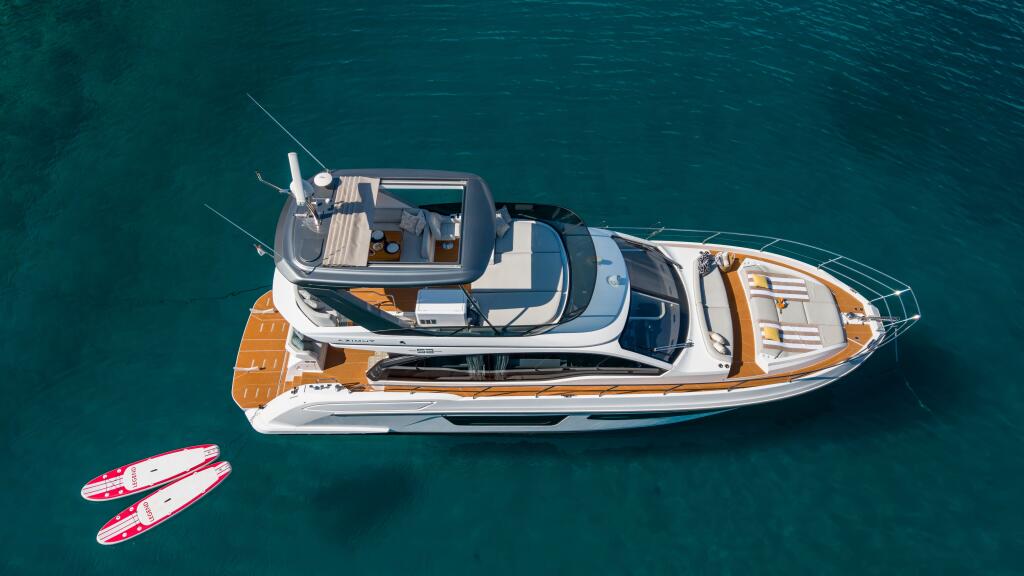 Azimut 53 White