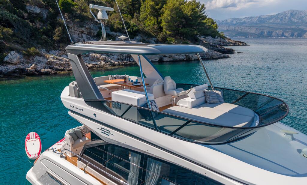 Azimut 53 White