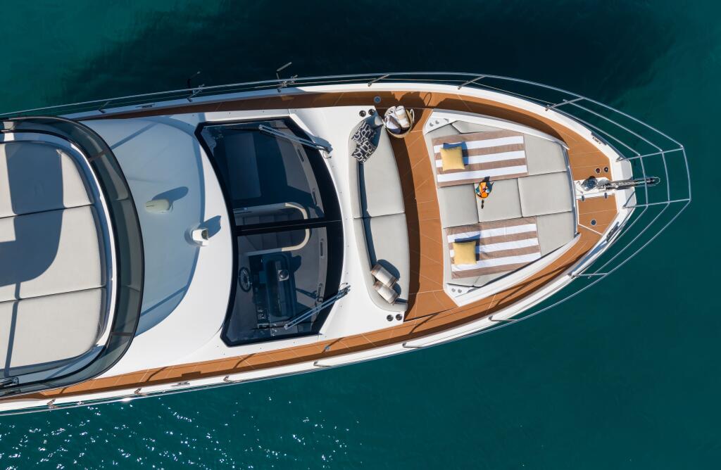 Azimut 53 White