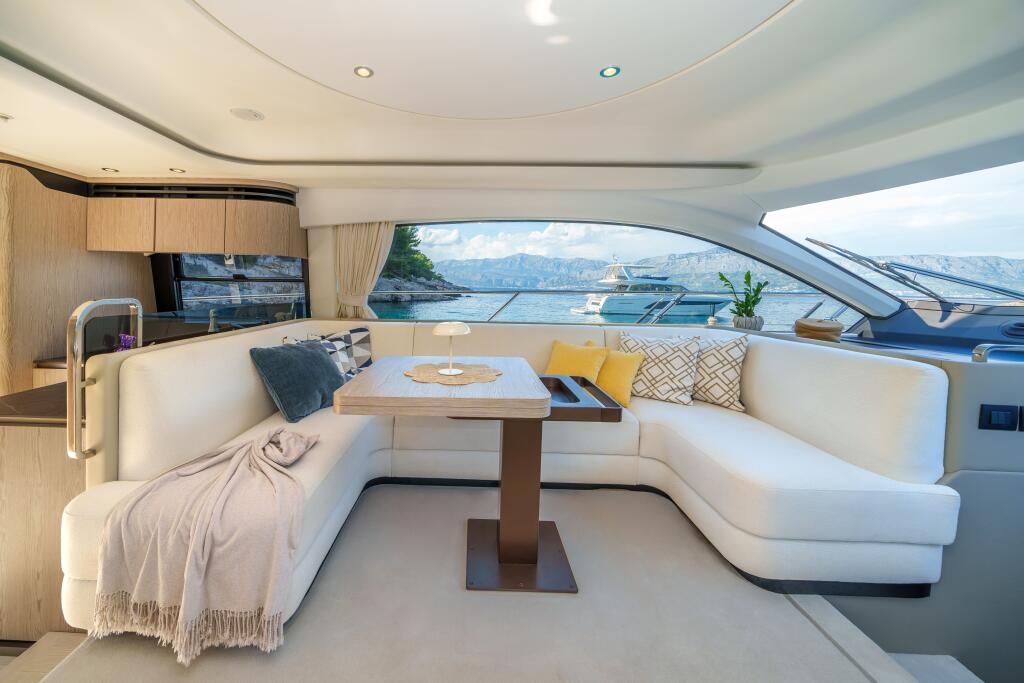 Azimut 53 White