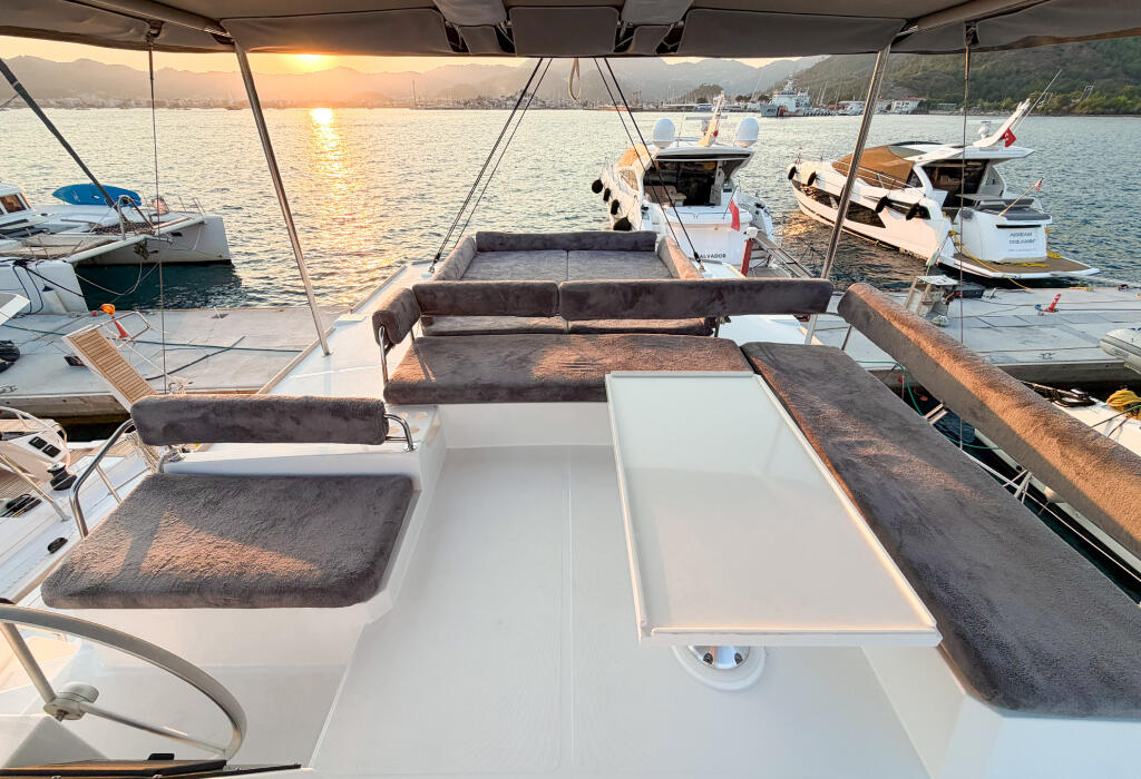 Bali 4.8 Luna 2
