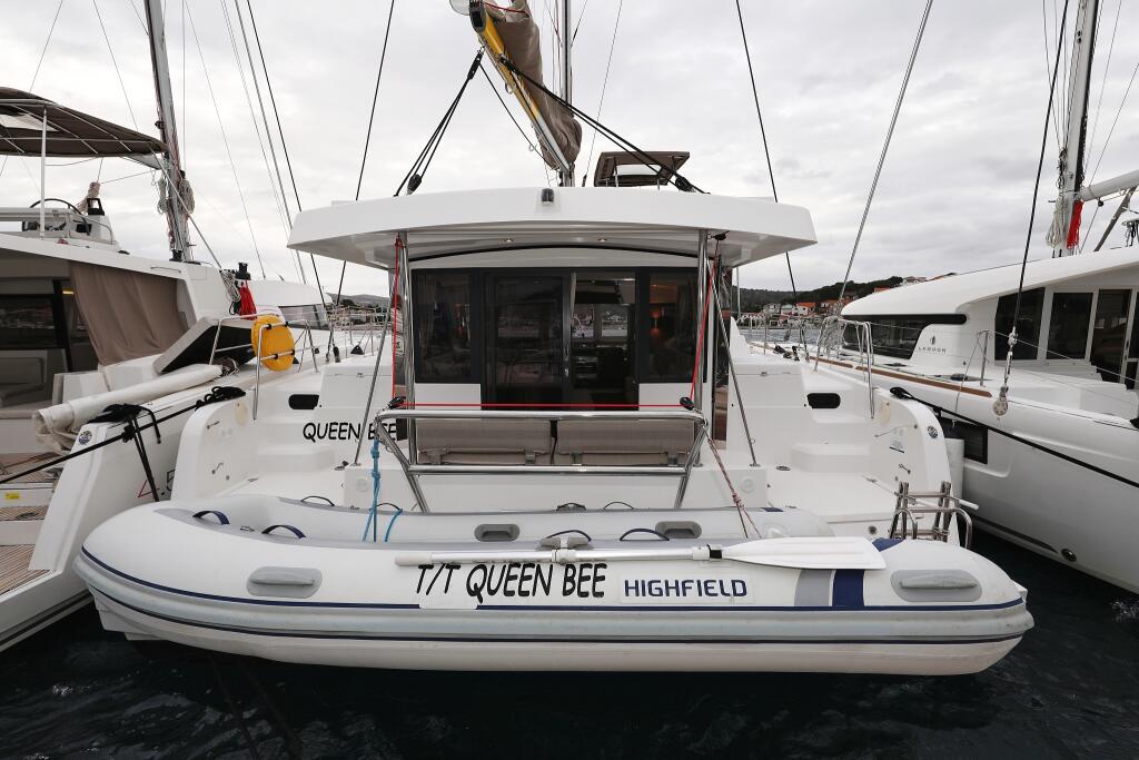 Bali Catspace Queen Bee