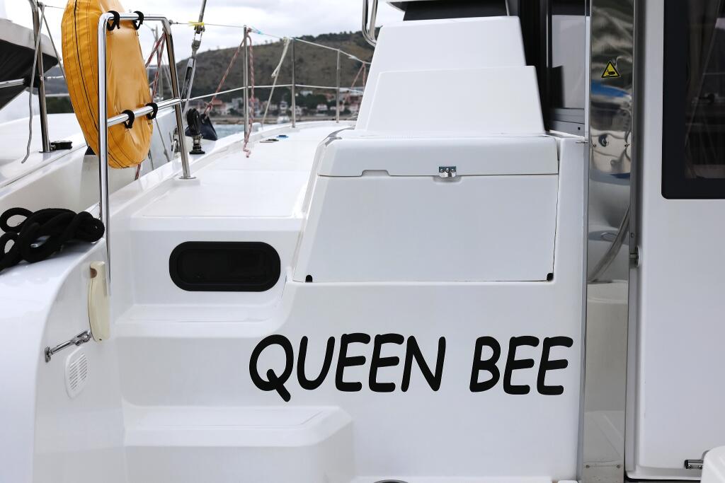 Bali Catspace Queen Bee