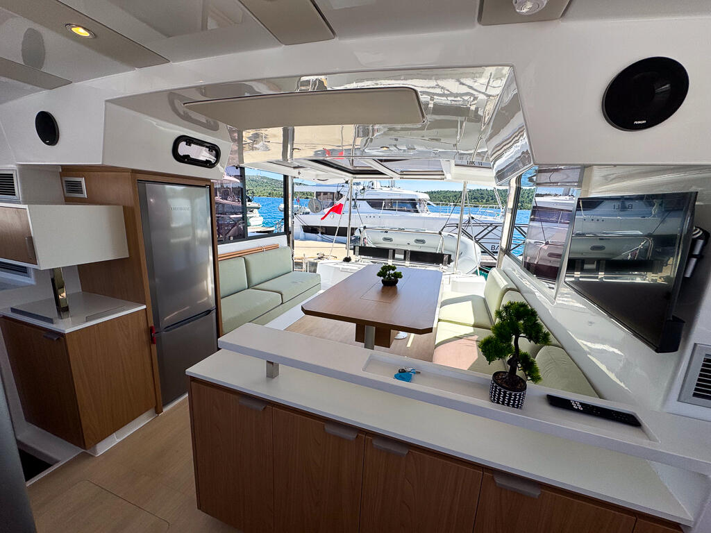 Bali Catspace Invictus