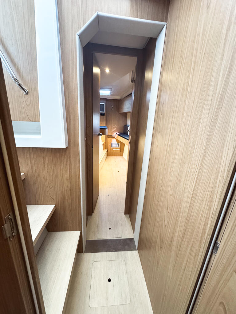 Bali Catspace Invictus