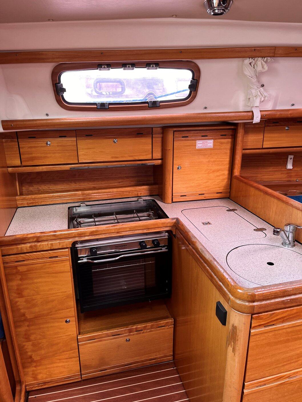 Bavaria 33 Cruiser Small AS
