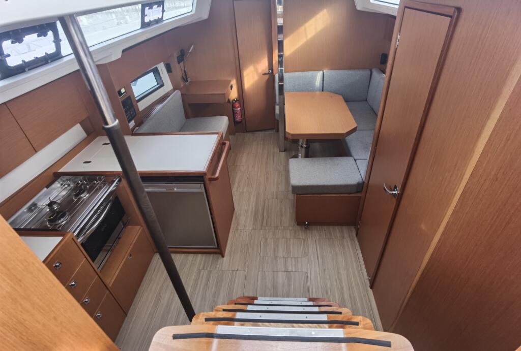 Bavaria C38 Sunny Day