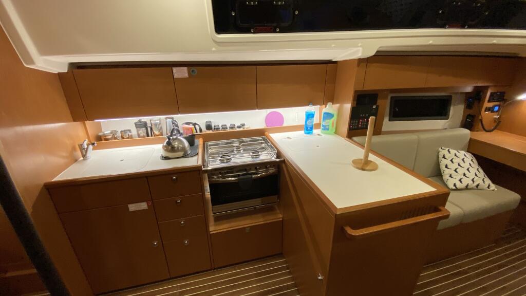 Bavaria C38 Luna 3