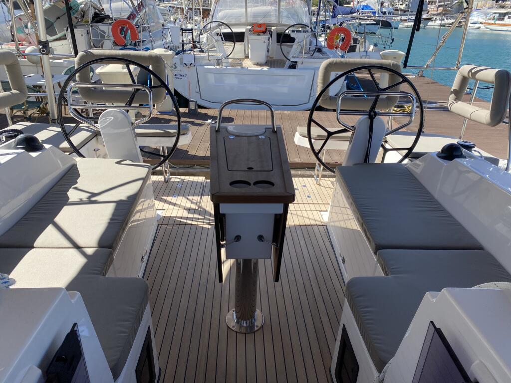Bavaria C38 Luna 3