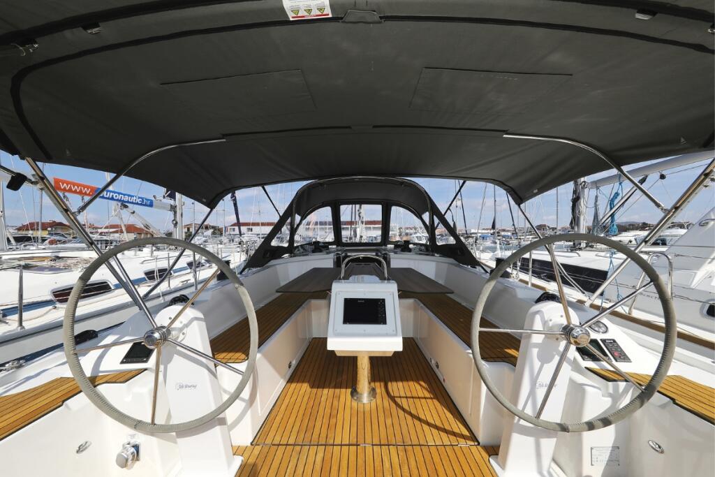 Bavaria C38 Lea
