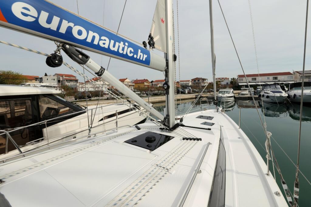 Bavaria C38 Freewise