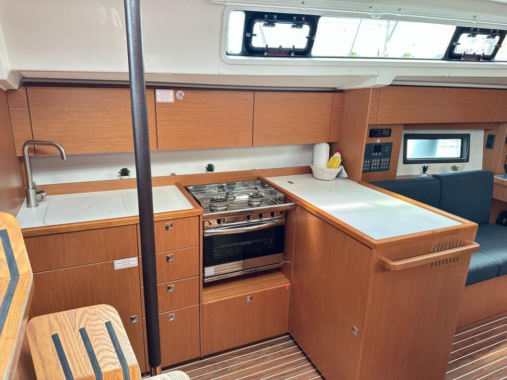 Bavaria C38 Velika Luka