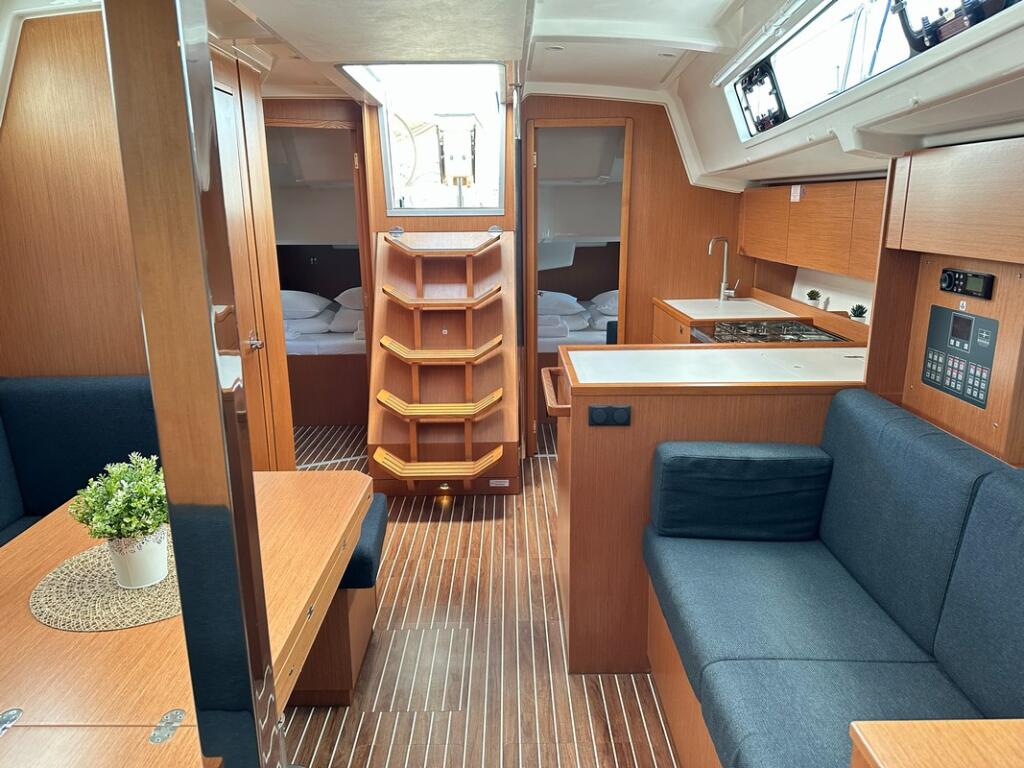 Bavaria C38 Velika Luka