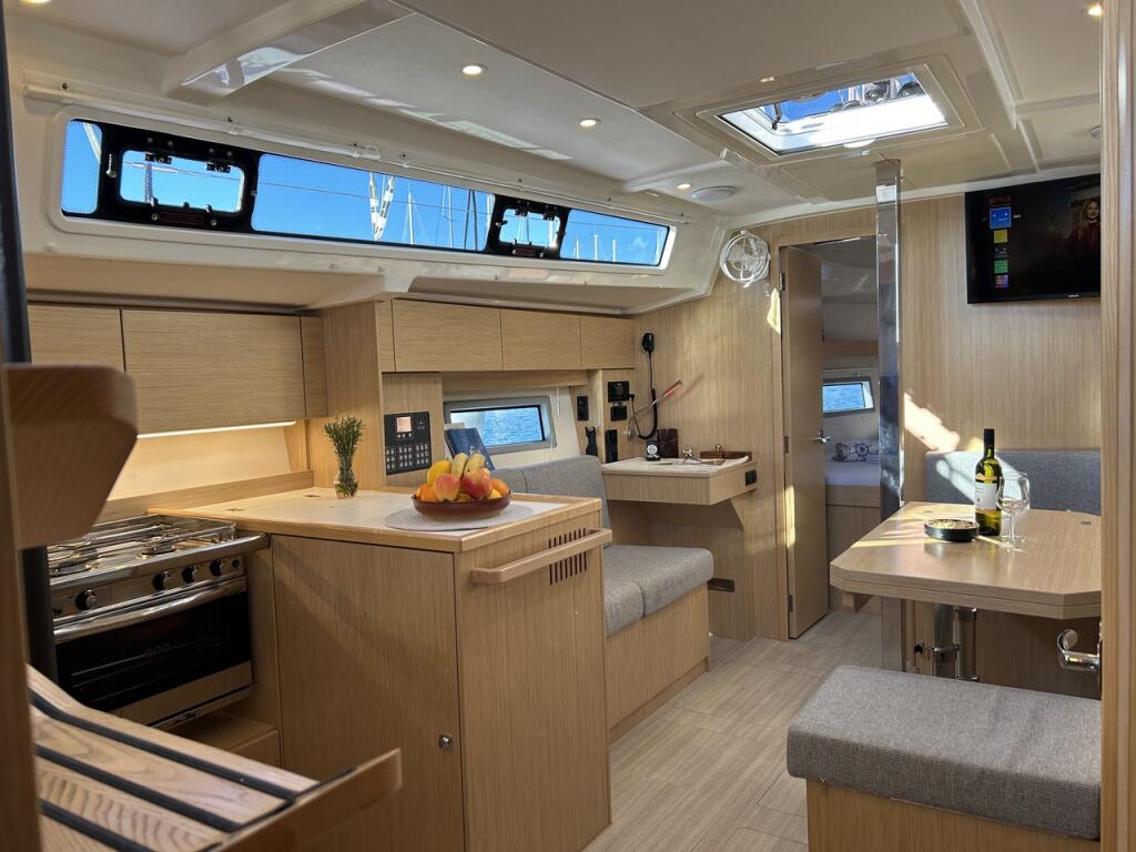 Bavaria C38 Asterix