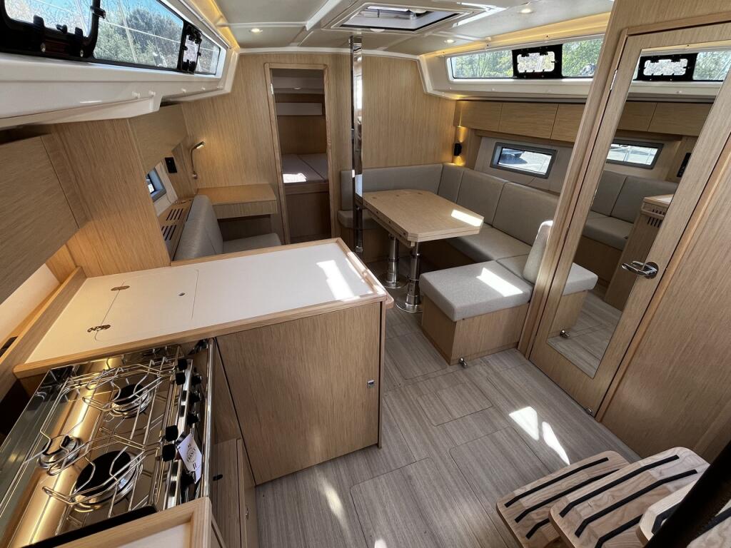 Bavaria C38 Babe