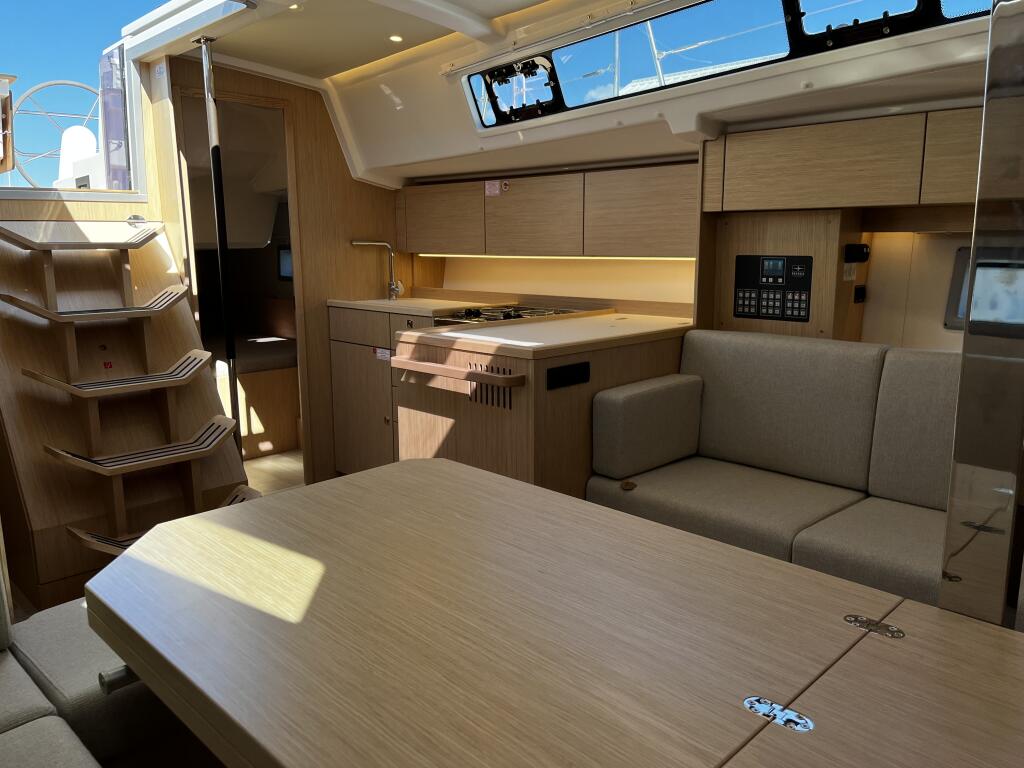 Bavaria C38 Babe
