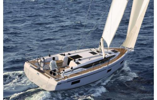 Bavaria C38 Babe