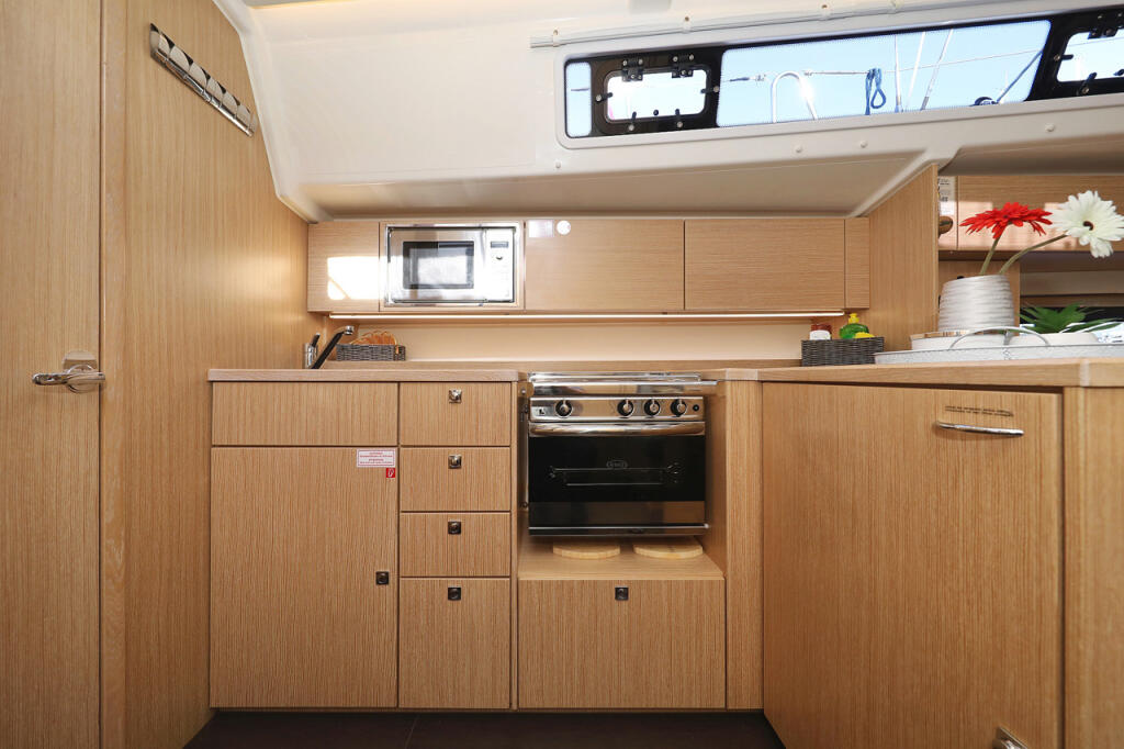 Bavaria C42 Style Silver Seagull