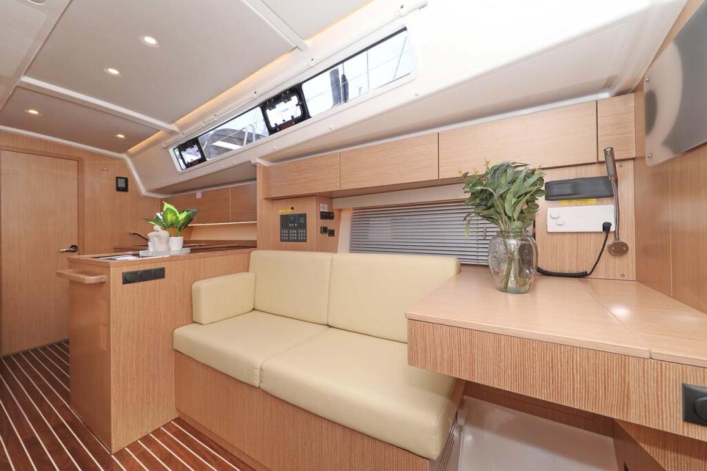 Bavaria C42 Style Leya