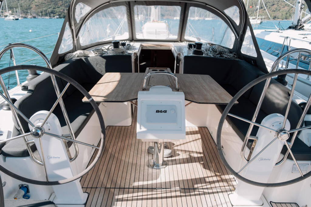 Bavaria C42 Nomad