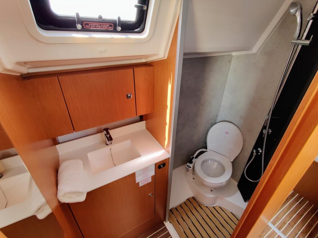 Bavaria C42 Relax