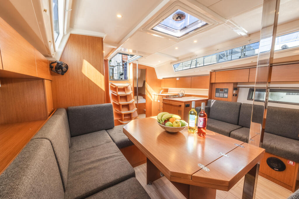Bavaria C42 Arian