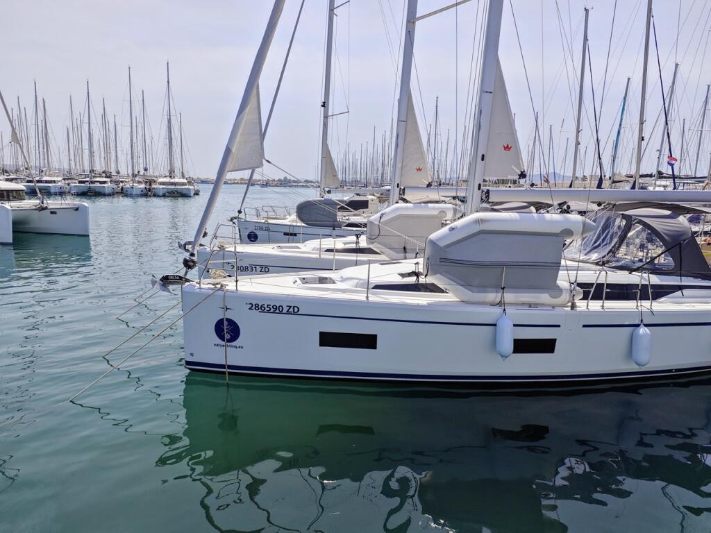 Bavaria C42 Zen