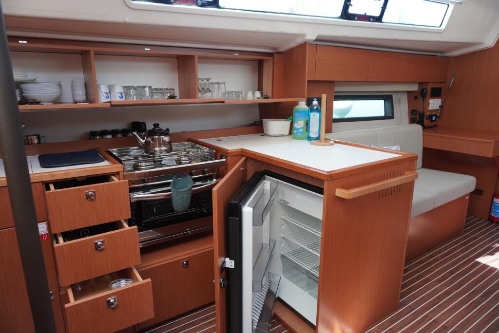 Bavaria C42 Alara 3