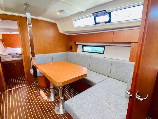 Bavaria C42 Sakura J