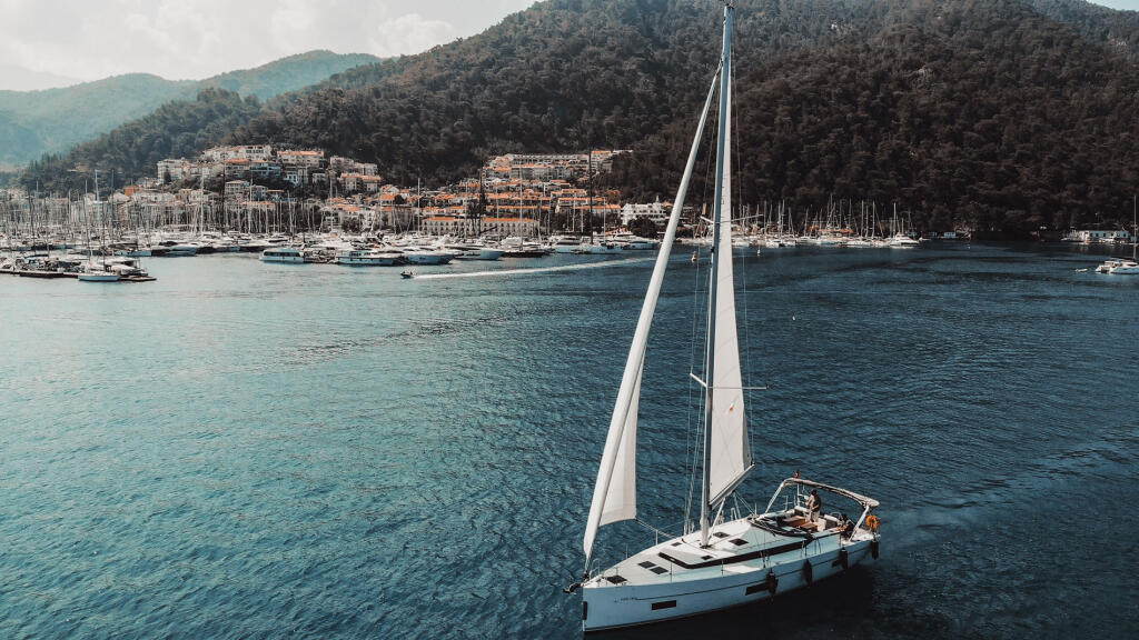 Bavaria C45 Style Santa Cruz