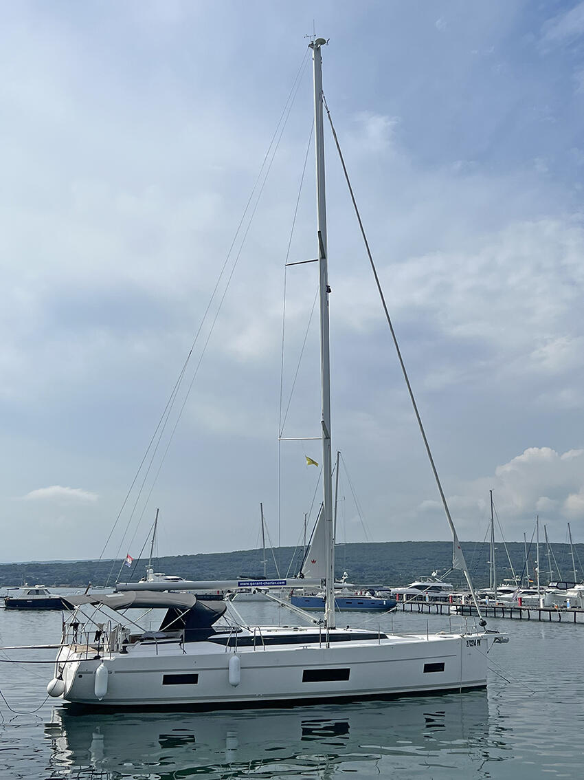 Bavaria C45 Style Sunny