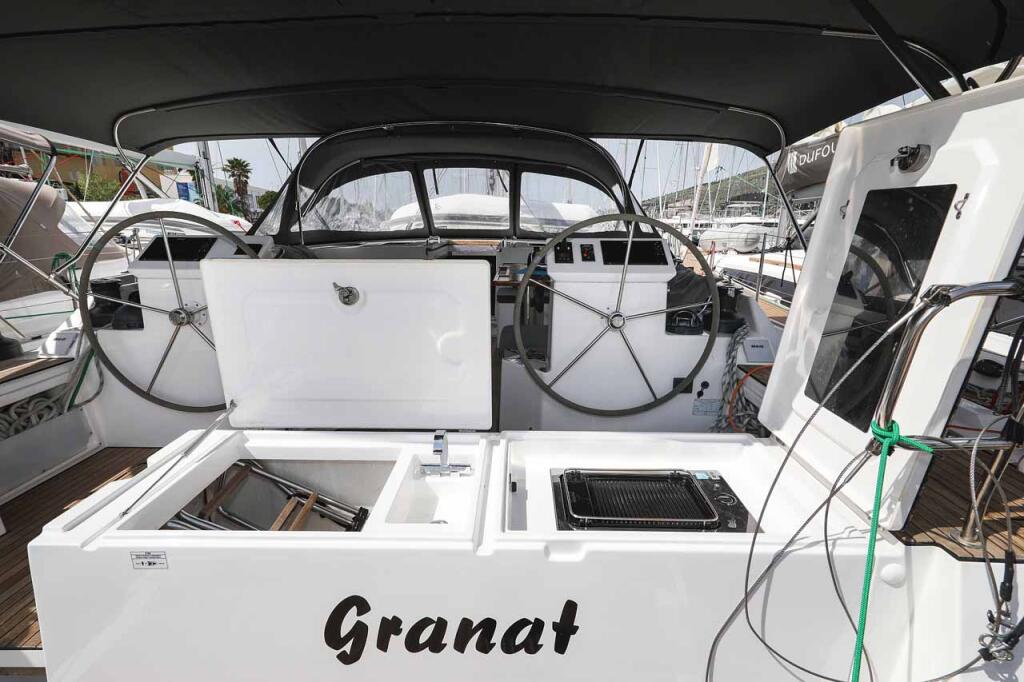 Bavaria C50 Holiday Granat