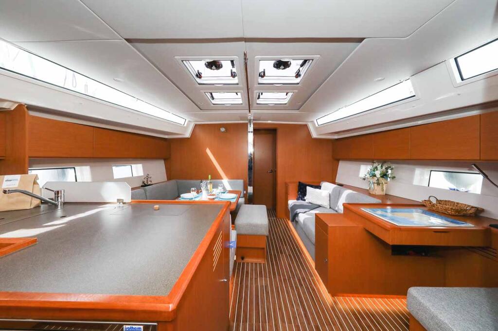 Bavaria C50 Holiday Granat
