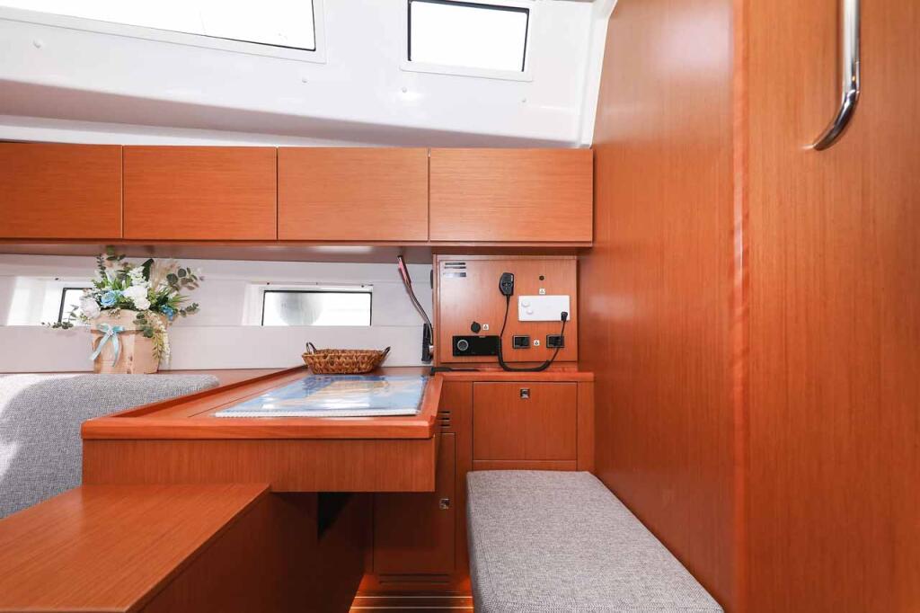 Bavaria C50 Holiday Granat