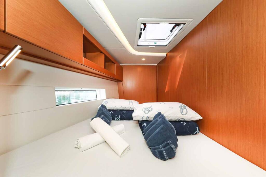 Bavaria C50 Holiday Granat