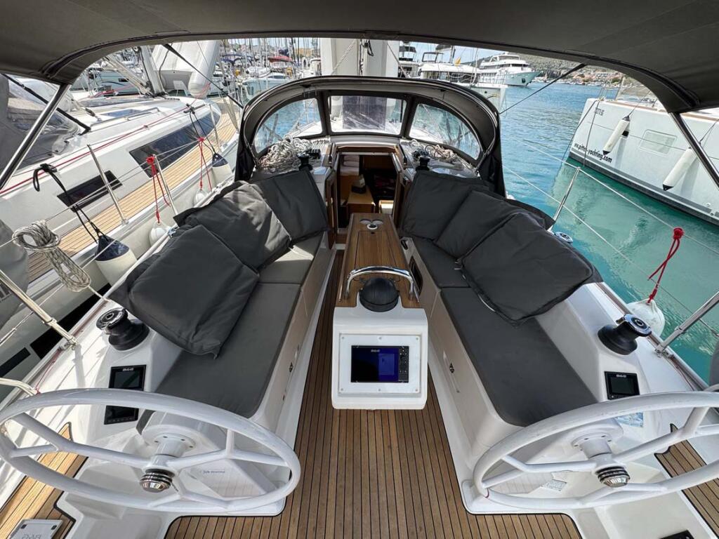 Bavaria Cruiser 34 Style Opal