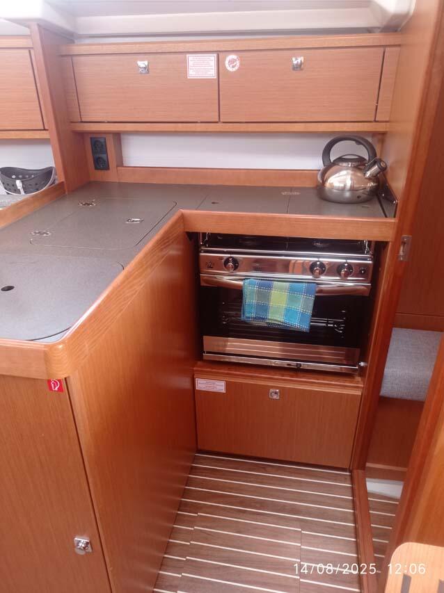 Bavaria Cruiser 34 Licence to chill