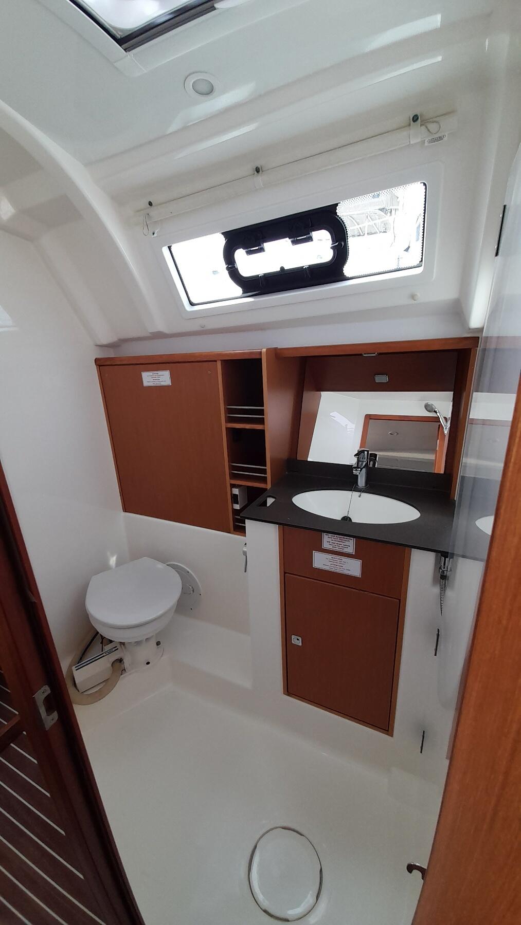 Bavaria Cruiser 37 Nenemia