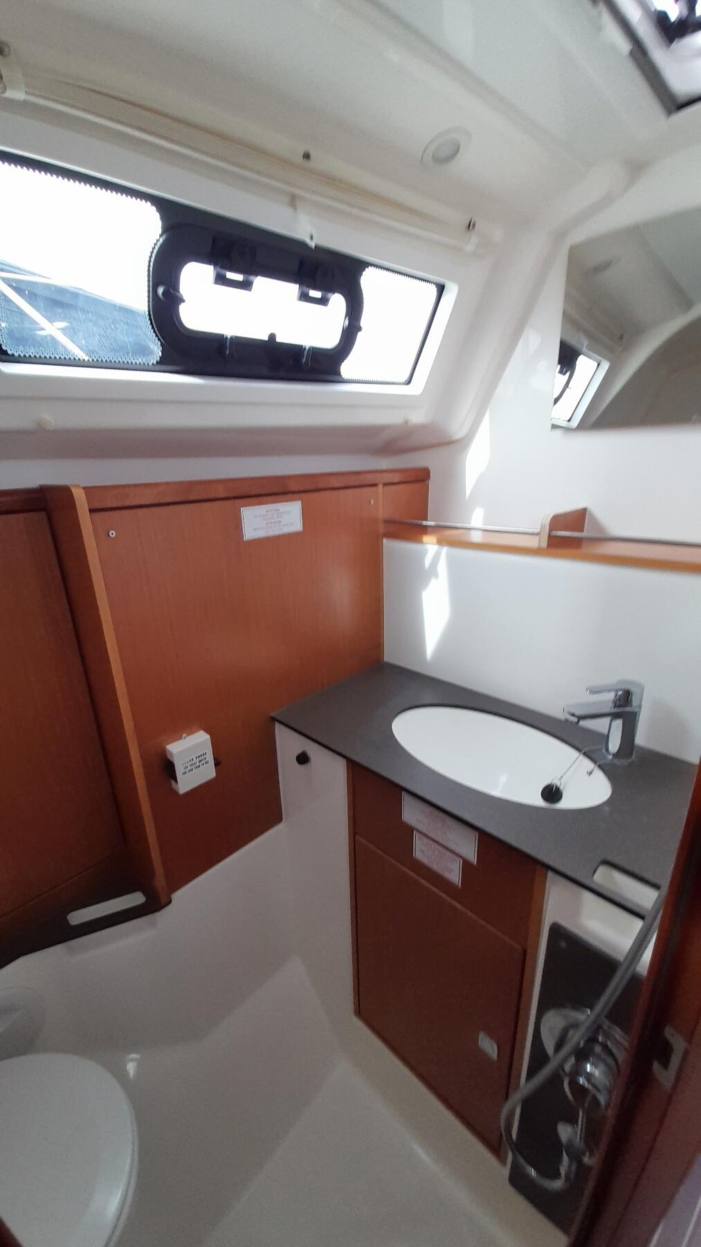 Bavaria Cruiser 37 Nenemia