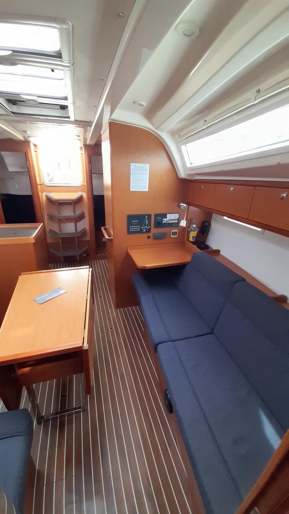 Bavaria Cruiser 37 Nenemia