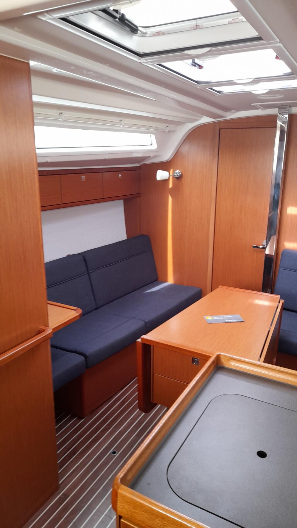 Bavaria Cruiser 37 Nenemia