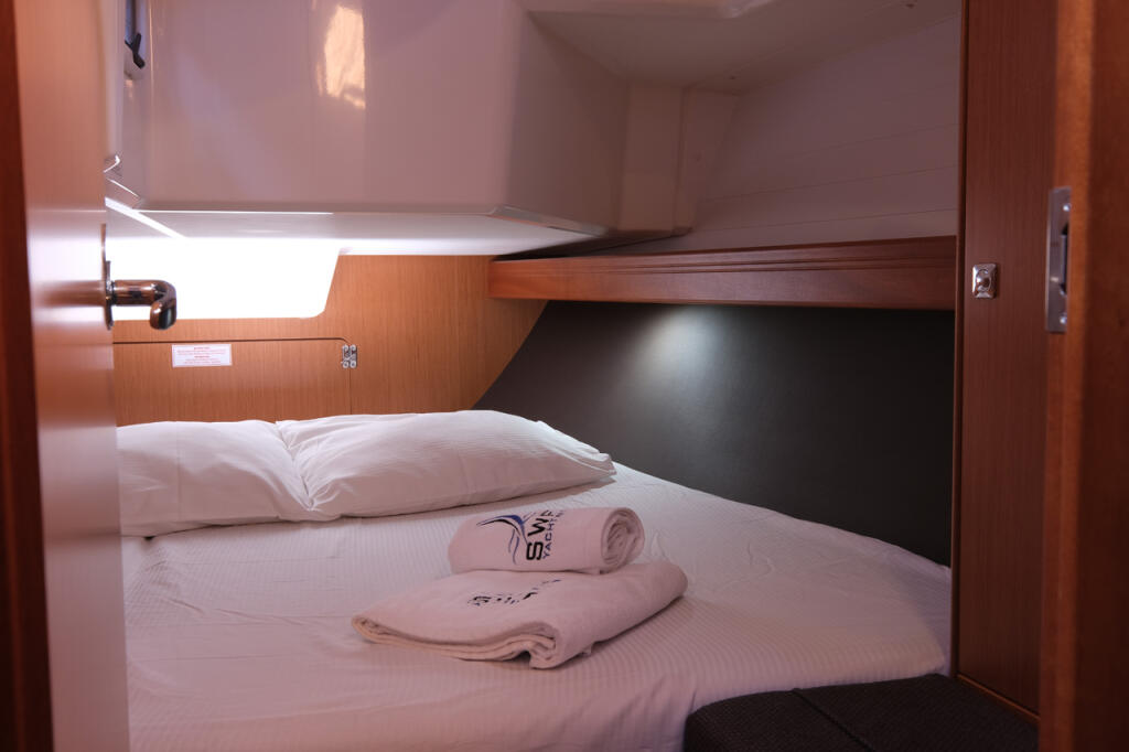 Bavaria Cruiser 37 Crush