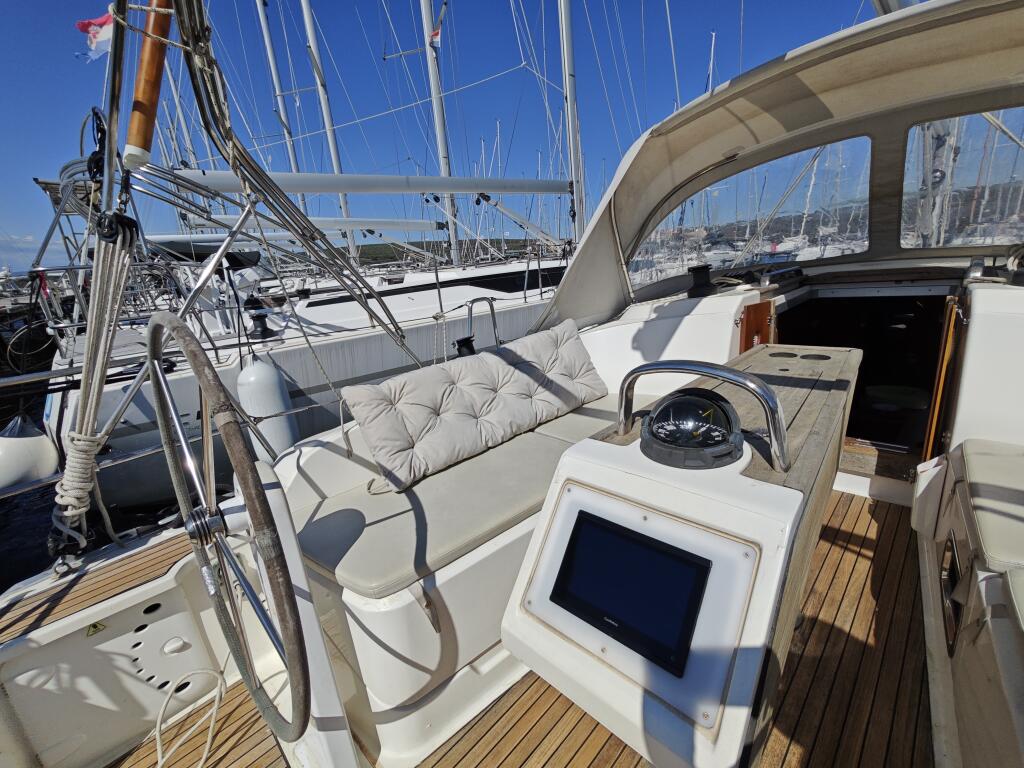 Bavaria Cruiser 37 Jugo