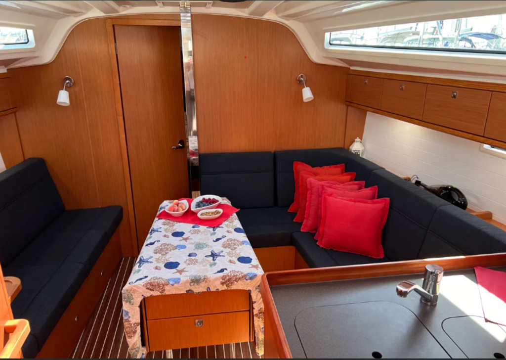 Bavaria Cruiser 37 Mia