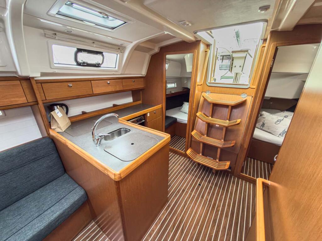Bavaria Cruiser 37 Astravi