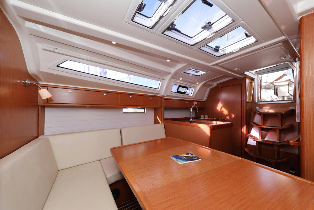 Bavaria Cruiser 37 Sun Course