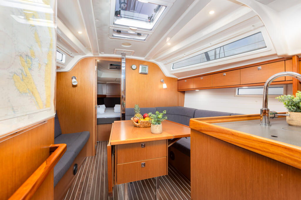 Bavaria Cruiser 37 Fjaka